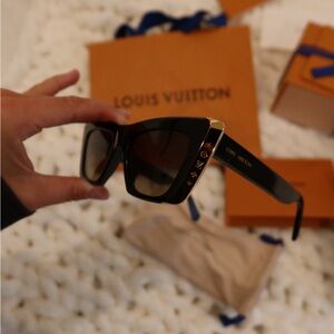 LV sunglasses brand new
